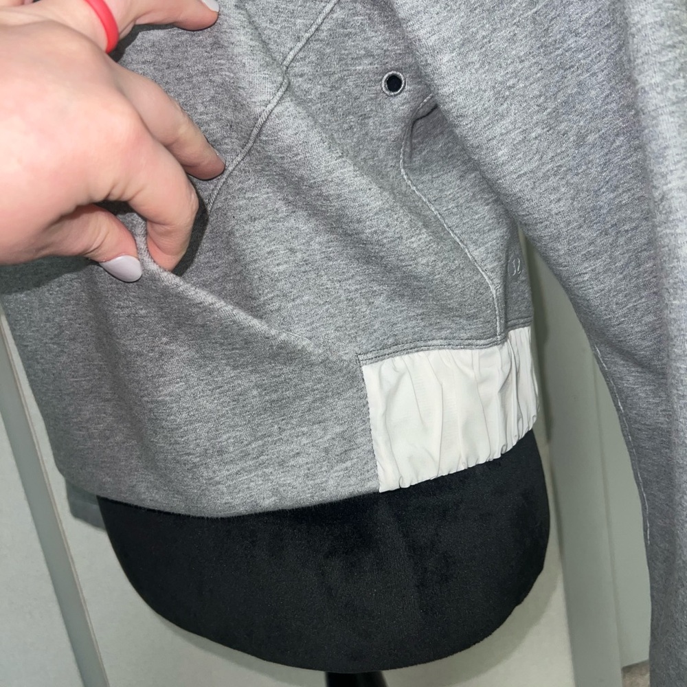 Lululemon Cozy Gray Sweatshirt - Picture 5 of 6